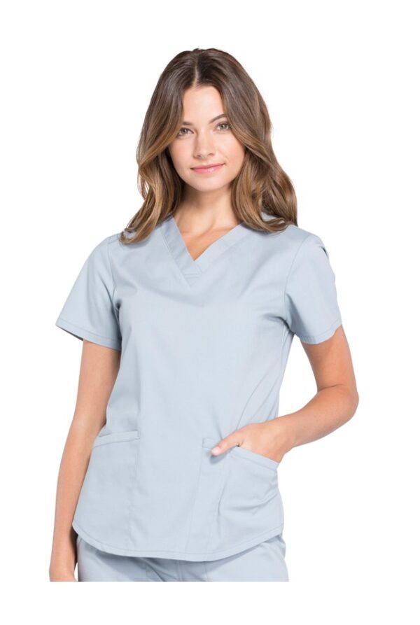 Top femenino cuello v